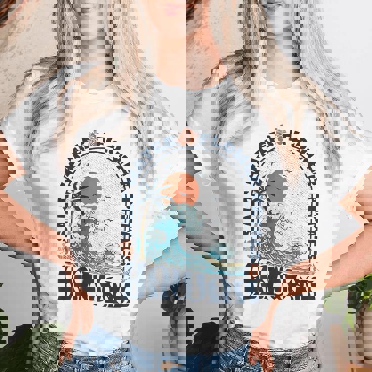 ソルトウォーターフラワー 花びら ハワイ 夏のビーチ愛好家 バック レディースTシャツ 彼女への贈り物