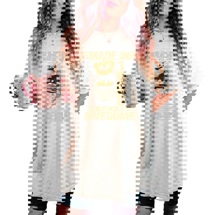 60歳 Made In 1966 テディベア 60歳 誕生日 男性 女性 レディースオーバーサイズコンフォートTシャツ