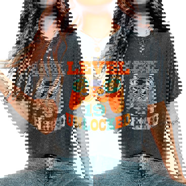 19歳の誕生日プレゼント 19歳 男性と女性、ビデオゲーム 2002年生まれ レディースオーバーサイズコンフォートTシャツ