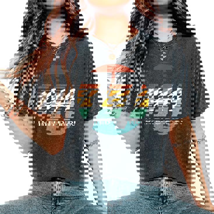 77 歳の誕生日男性女性 77 歳 1949 面白いギフト レディースオーバーサイズコンフォートTシャツ