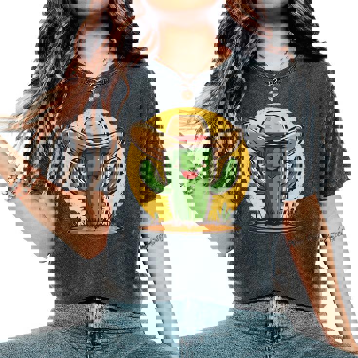 Cactus Cool Avec Chapeau De Cowboy Brille Dans Les Tenues T-shirt oversize confortable pour femme