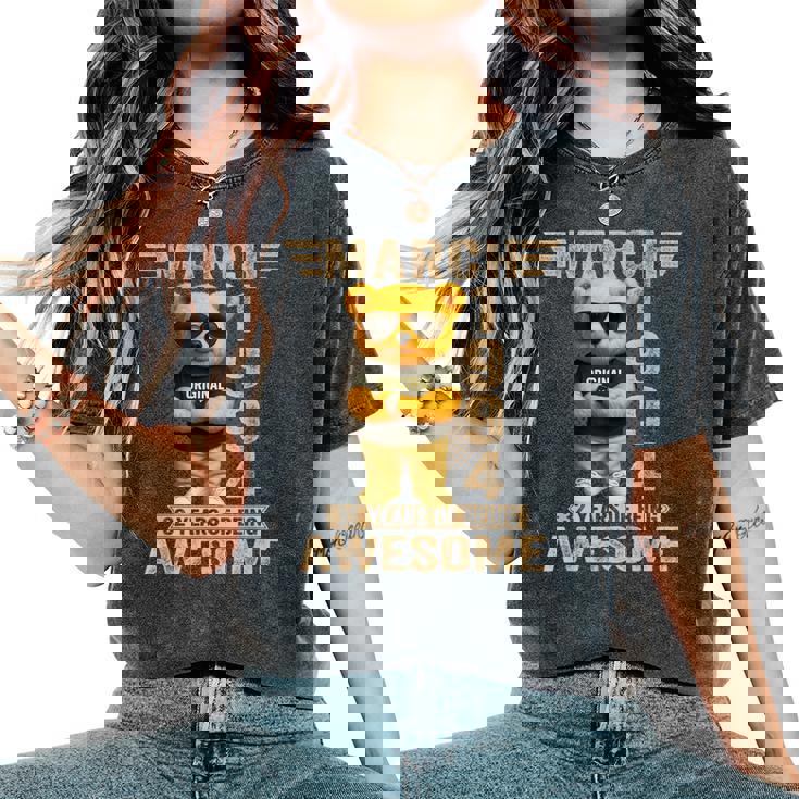 32歳 1994年3月 テディベア 32歳 誕生日 男性 女性 レディースオーバーサイズコンフォートTシャツ 32歳 1994年3月 テディベア 32歳 誕生日 男性 女性 レディースオーバーサイズコンフォートTシャツ