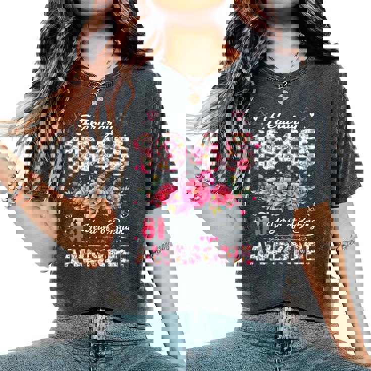 81歳 1945年2月 花柄 81歳 誕生日 男性 女性 長袖tシャツ レディースオーバーサイズコンフォートTシャツ