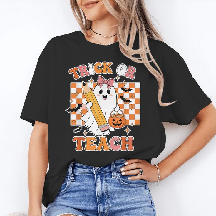 Vintage Teacher Shirt Women Trick Or Teach Halloween Unisex T-Shirt, funny gift Vintage Teacher Shirt Women Trick Or Teach Halloween Unisex T-Shirt, funny gift