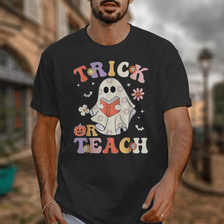 Groovy Halloween Trick Or Teach Retro Floral Ghost Teacher Unisex T-Shirt, Groovy Teacher Gifts, funny design Groovy Halloween Trick Or Teach Retro Floral Ghost Teacher Unisex T-Shirt, Groovy Teacher Gifts, funny design