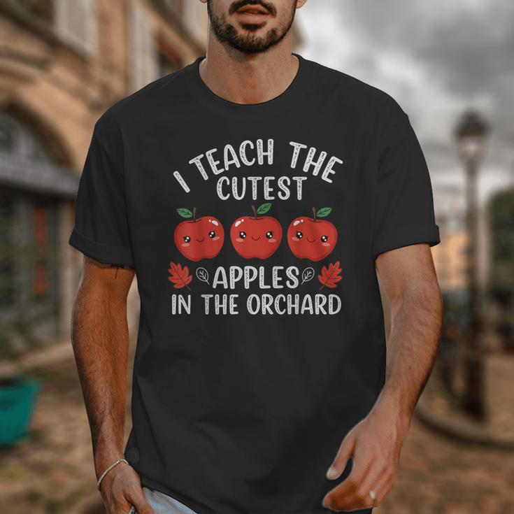 I Teach The Cutest Apples In The Orchard Cute Fall Teacher Unisex T-Shirt, funny design