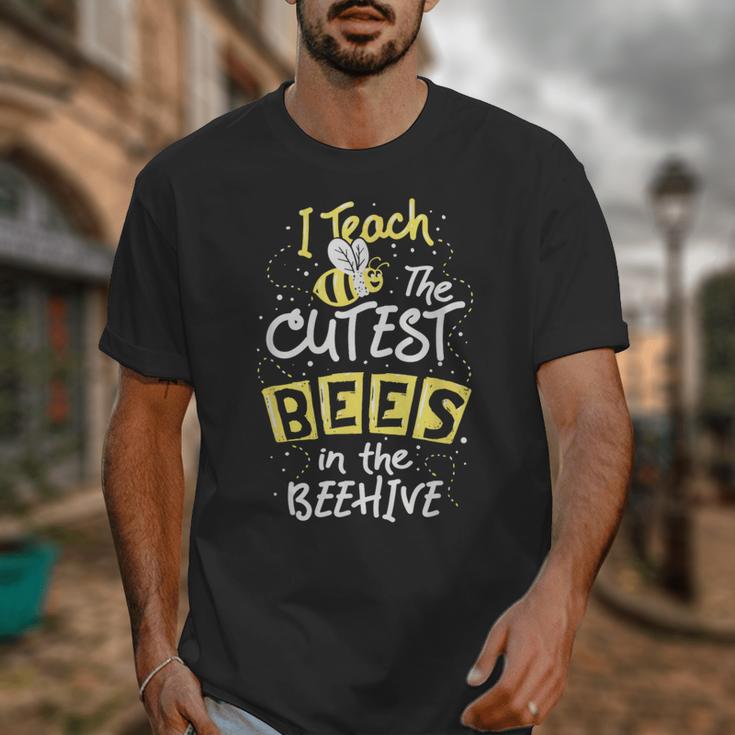 I Teach The Cutest Bees In The Beehive Kindergarten Teacher Unisex T-Shirt, funny design I Teach The Cutest Bees In The Beehive Kindergarten Teacher Unisex T-Shirt, funny design