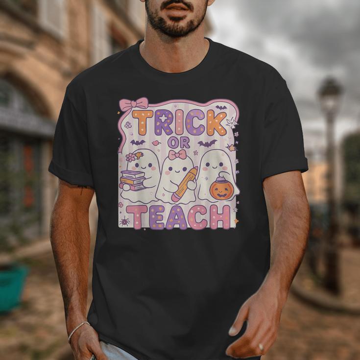 Trick Or Teach Retro Halloween Teacher Look Unisex T-Shirt, funny design Trick Or Teach Retro Halloween Teacher Look Unisex T-Shirt, funny design