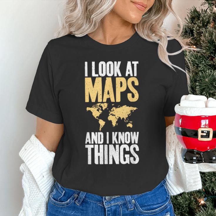 I Look At Maps And i Know Things Teacher Geographer Unisex T-Shirt, gift for family, gift for coworker I Look At Maps And i Know Things Teacher Geographer Unisex T-Shirt, gift for family, gift for coworker