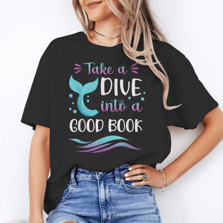 Cute Mermaid Librarian Teacher Dive Into A Good Book Reading Women's T-Shirt