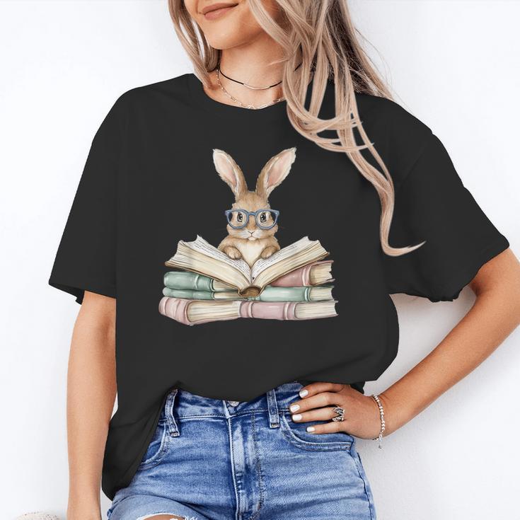 Cute Reading Bunny Glasses Books Bookworm Reader Teacher Women's T-Shirt