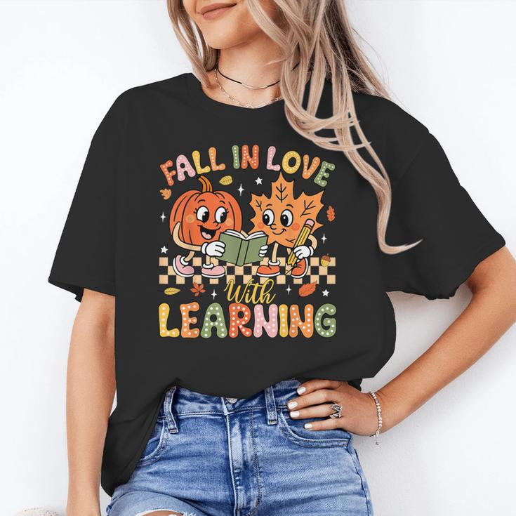 Retro Fall In Love With Learning Autumn Pumpkin Teacher Kids Women's T-Shirt