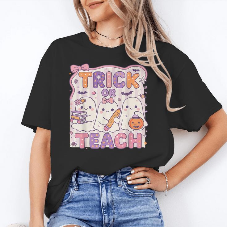 Trick Or Teach Retro Halloween Teacher Look Women's T-Shirt