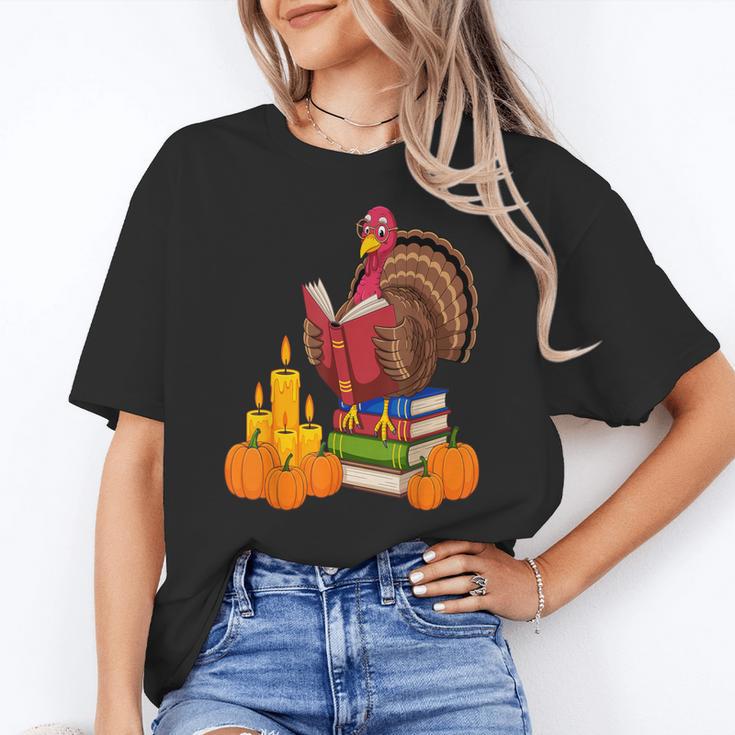 Turkey Reading Books Fall Thanksgiving Teacher Book Women's T-Shirt