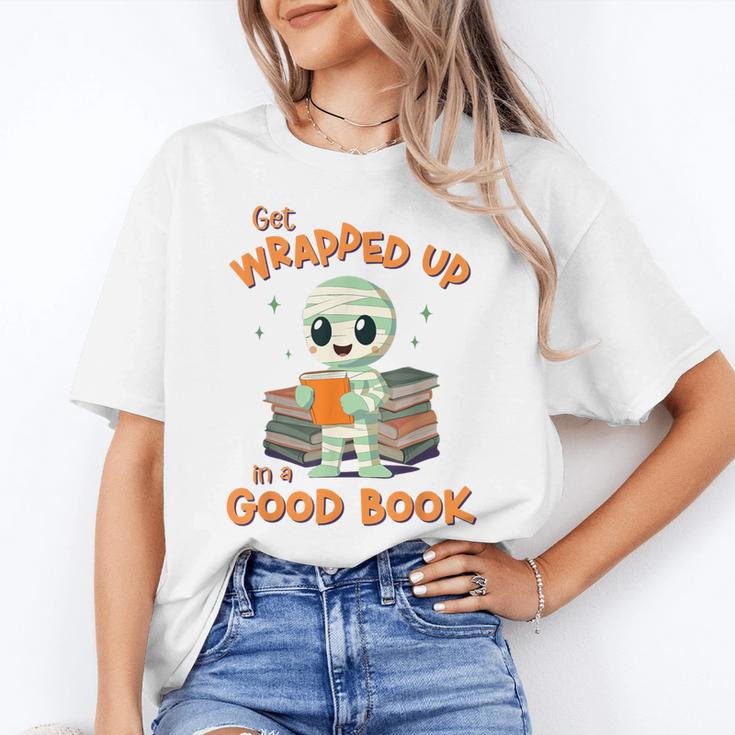 Cute Halloween Teacher Librarian Mummy Reading Books Women's T-Shirt