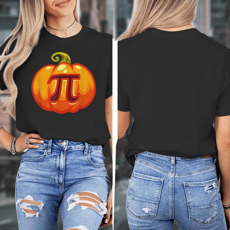 Math Teacher Halloween Costume Pumpkin Pi Pun Pie Men Women's T-Shirt, funny design