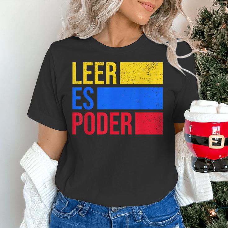 Leer Es Poder Colombian Spanish Teacher Maestra Colombia Women's T-Shirt, gift for family, gift for coworker