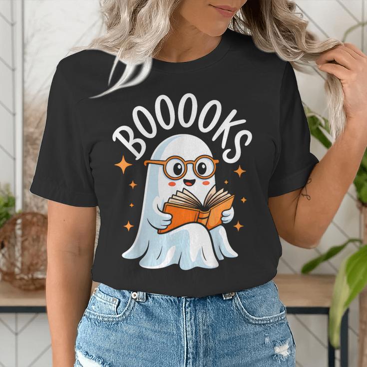 Cute Ghost Reading Book Librarian Teacher Halloween Costume Women's T-Shirt, funny gift
