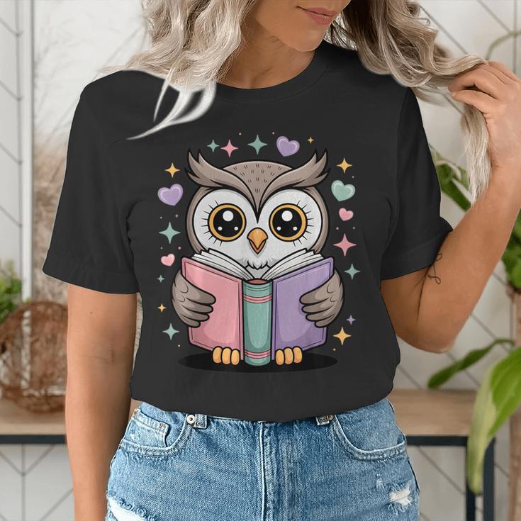 Cute Reading Owl Book Lover Teacher Librarian Bookworm Women's T-Shirt, funny gift Cute Reading Owl Book Lover Teacher Librarian Bookworm Women's T-Shirt, funny gift