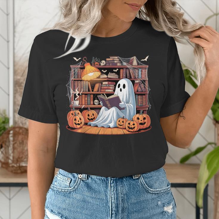 Ghost Book Reading Halloween Books Lover Teacher Women's T-Shirt, funny gift