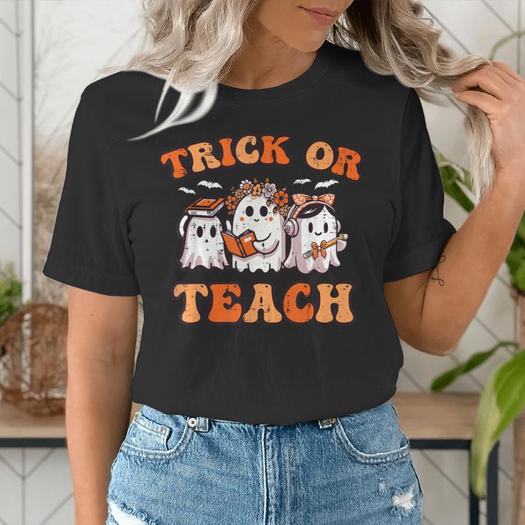 Halloween Teacher Ghosts Trick Or Teach Retro Costume Women Women's T-Shirt, funny gift Halloween Teacher Ghosts Trick Or Teach Retro Costume Women Women's T-Shirt, funny gift