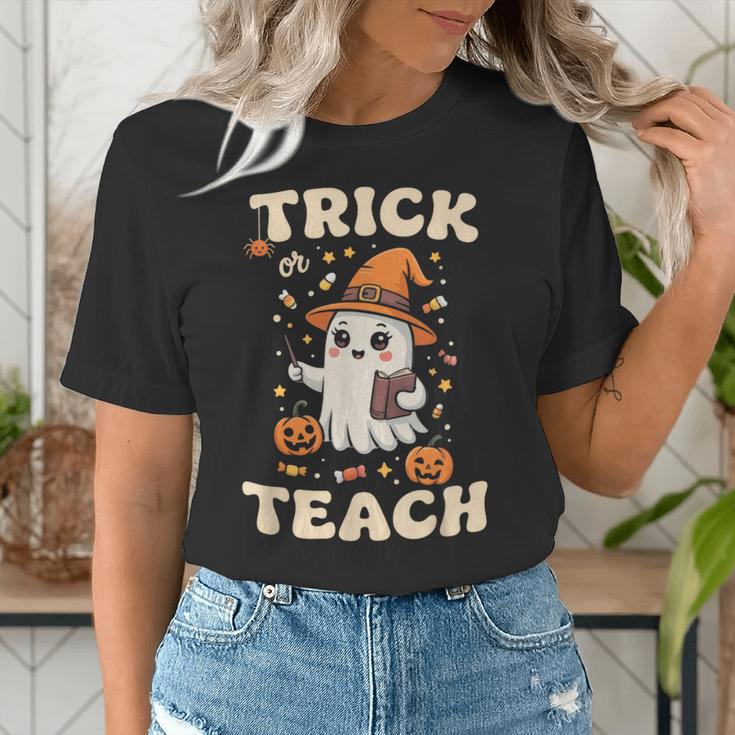 Halloween Teacher Shirts Women School Trick Or Teach Groovy Women's T-Shirt, Groovy Teacher Shirts, funny gift