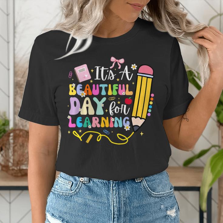 It's Beautiful Day For Learning Teacher Students Girls Boys Women's T-Shirt, funny gift