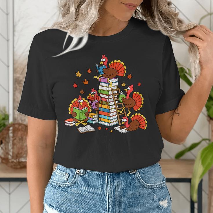 Turkey Reading Books Fall Thanksgiving Teacher Librarian Women's T-Shirt, funny gift