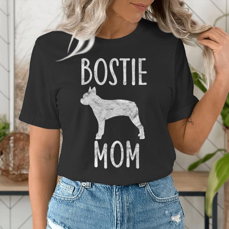 Vintage Boston Terrier Mom Dog Owner Bostie Mother Women's T-Shirt, Boston Terrier Mom Shirts, funny gift