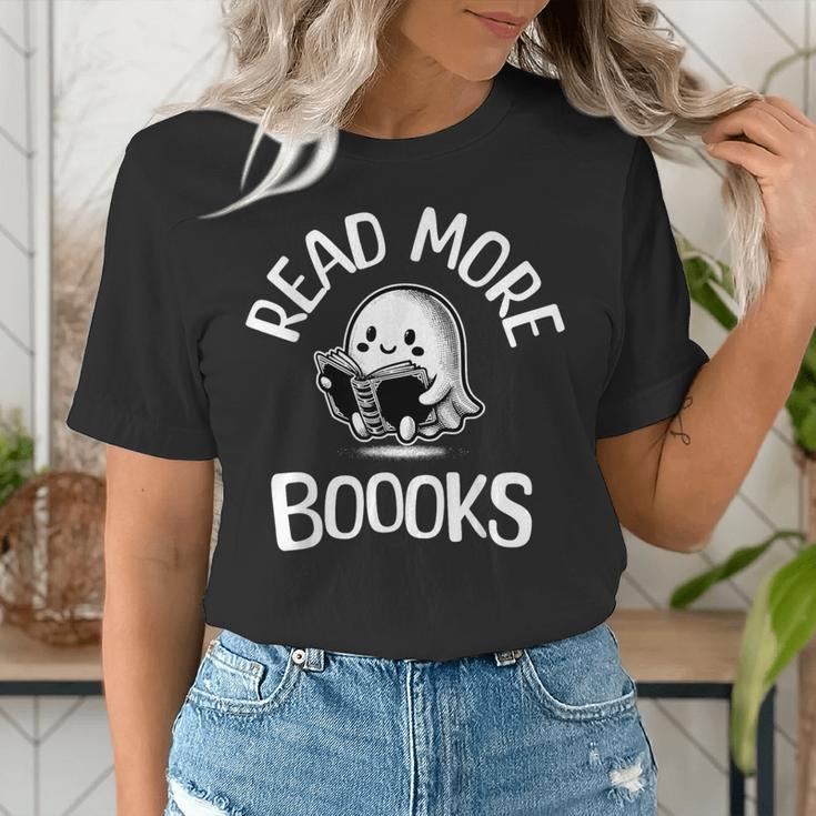 Vintage Halloween Teacher Women Reading Read More Books Women's T-Shirt, funny gift