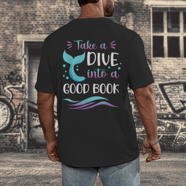 Cute Mermaid Librarian Teacher Dive Into A Good Book Reading Men's Back Print T-Shirt, funny design Cute Mermaid Librarian Teacher Dive Into A Good Book Reading Men's Back Print T-Shirt, funny design