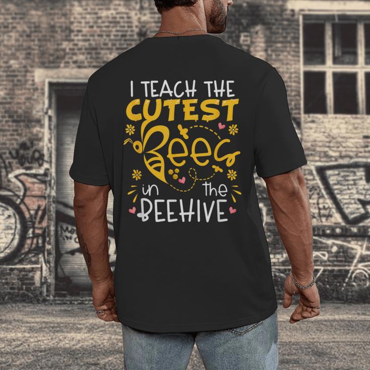 I Teach The Cutest Bees In The Beehive Teacher Men's Back Print T-Shirt, funny design I Teach The Cutest Bees In The Beehive Teacher Men's Back Print T-Shirt, funny design