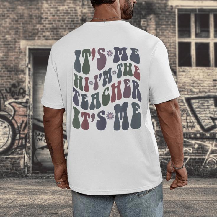Retro IT'S ME Hi I'm The TEACHER Groovy Testing Squad Pink Men's Back Print T-Shirt, funny design