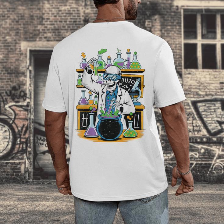 Skeleton Mad Scientist Halloween Costume Science Teacher Men's Back Print T-Shirt, funny design Skeleton Mad Scientist Halloween Costume Science Teacher Men's Back Print T-Shirt, funny design