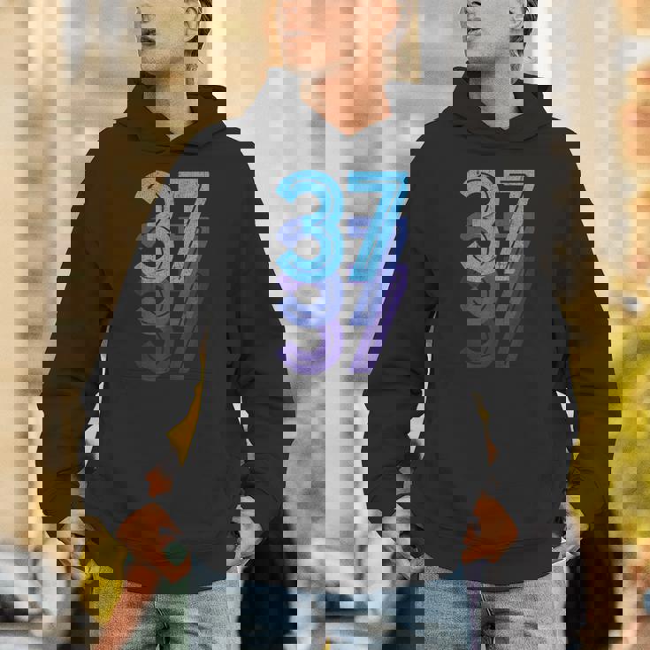 37ラッキーナンバー37歳誕生日スポーツチーム パーカー