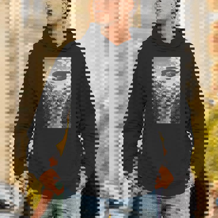 Chihuahuaelfie With Ufo Ufo と面白いチワワのセルフィー パーカー