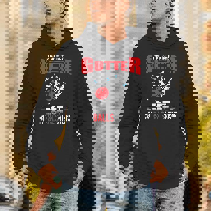 My Mind's In Gutter But Balls Arnot Cool ボーリング 長袖tシャツ パーカー