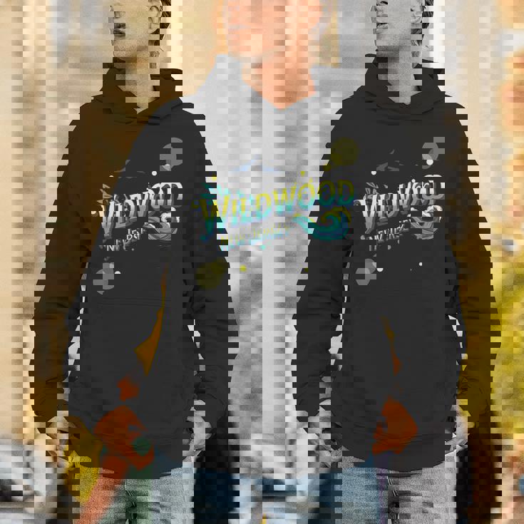 Retro Wildwood New Jersey Waves Sun Ocean Beach NJ Vacation Unisex Hoodie