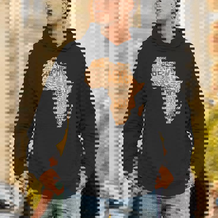 アフリカの平等パターン メラニン 肌色 アフリカ地図 パーカー