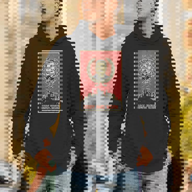 スターリンsovi8ヴィンテージプロパガンダに従い、働きます。 パーカー