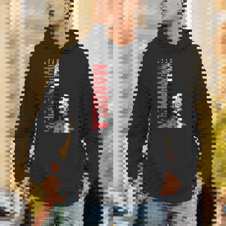 ネルソン・マンデラ 上げた 右手拳 食いしばり マンデラの日 パーカー