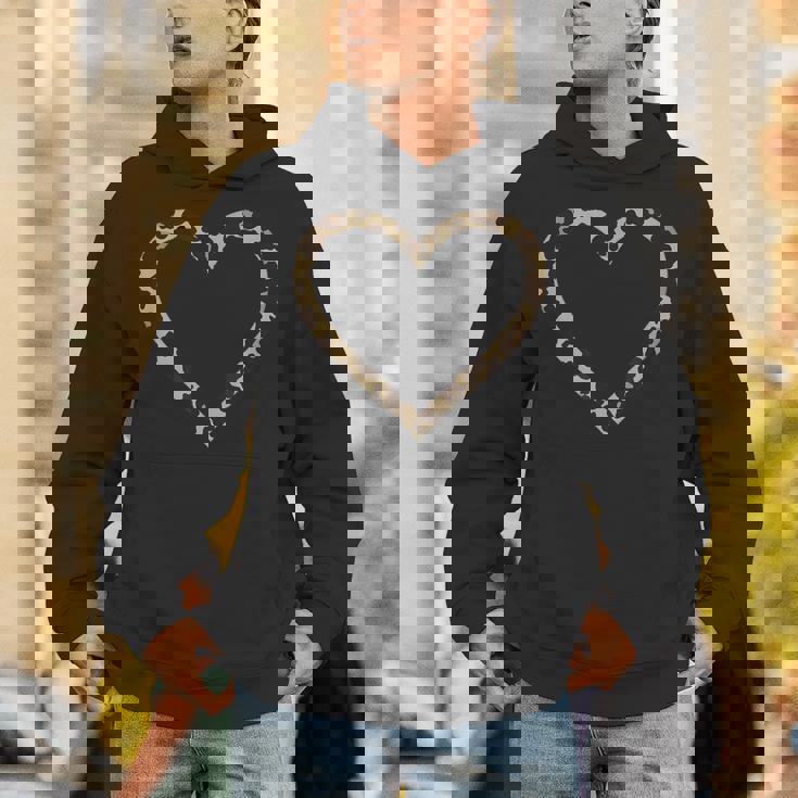 ヒョウ柄のハート パーカー