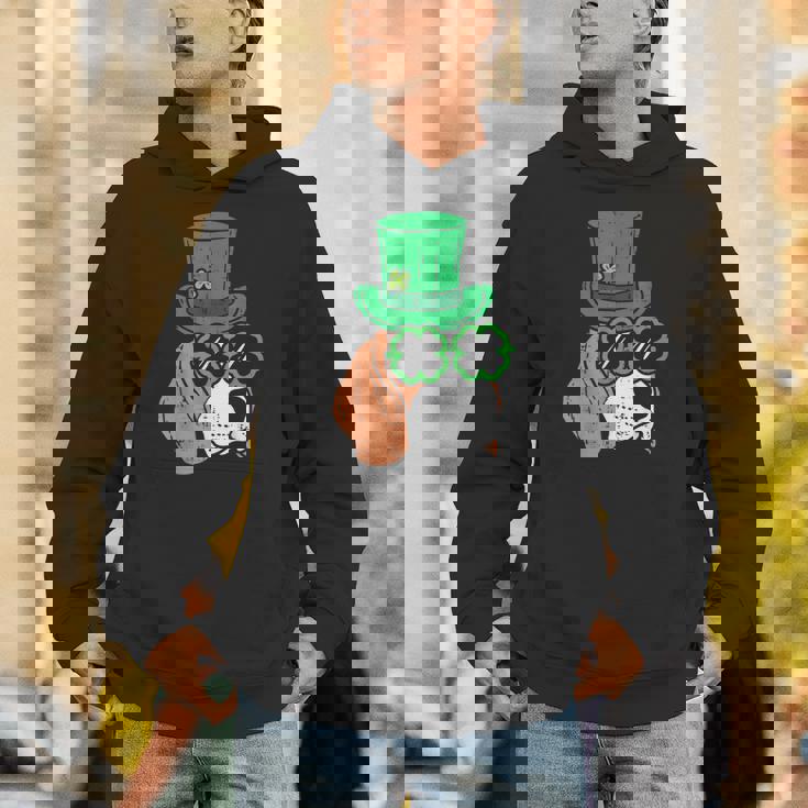 レプラコーン ビーグル シャムロックグラス セントパトリックスデー 犬の贈り物 パーカー