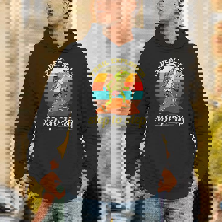 一歩ずつ、面白いカエルのハイキング山 パーカー