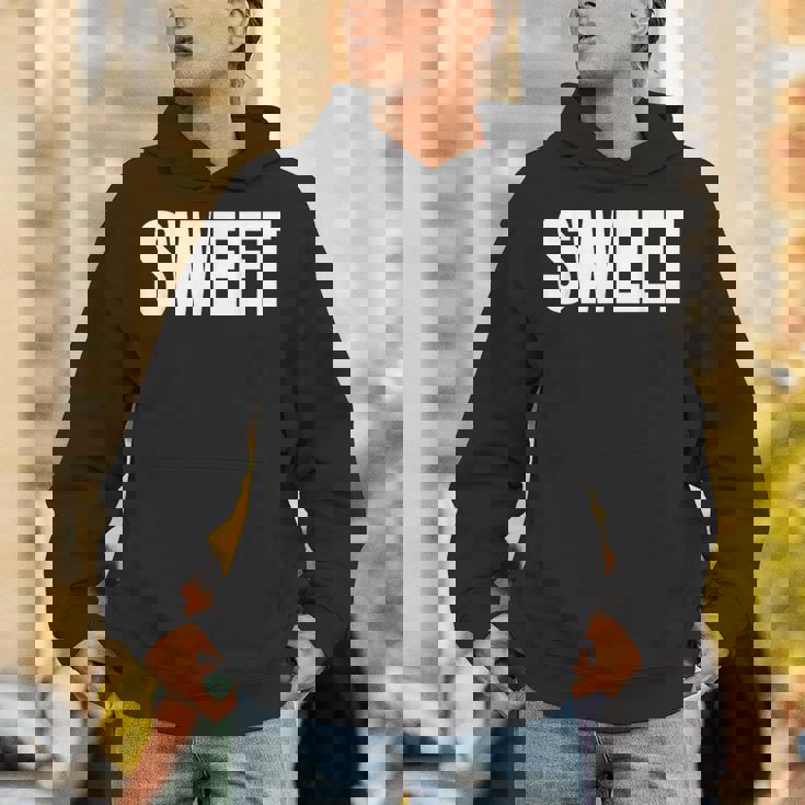 巨大な文字に甘いという言葉を込めて パーカー