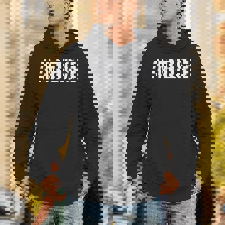 待ち伏せ パーカー