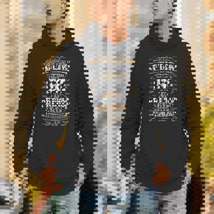 誕生日デザインの伝説は1967年9月生まれ パーカー