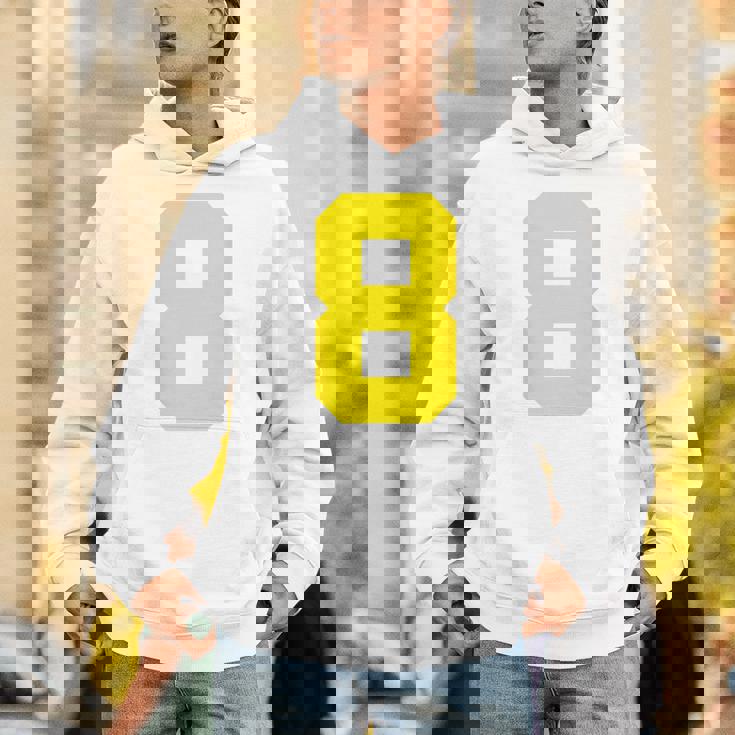 イエローナンバー8 背面 スポーツチームジャージ番号 パーカー