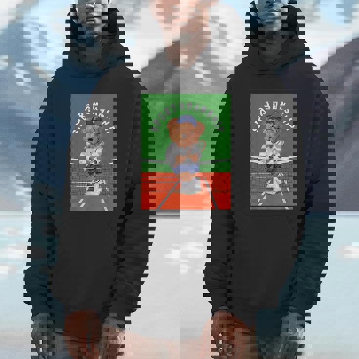 クールなテディベア テニス イラスト グラフィックデザイン パーカー