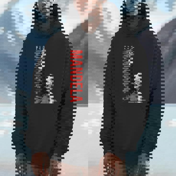 ネルソン・マンデラ 上げた 右手拳 食いしばり マンデラの日 パーカー